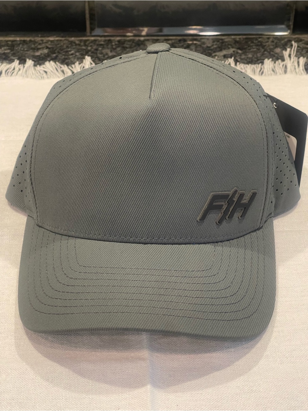 Men's Performance Baseball Cap - Gray
Fasthouse